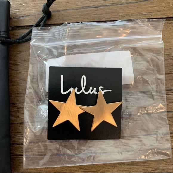 Lulu’s Gold Star Earrings - Picture 2 of 4